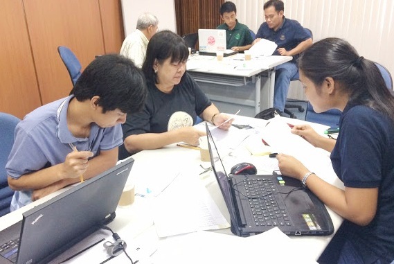 Experts finalize Filipino version of mobile app that identifies rice pests and diseases
